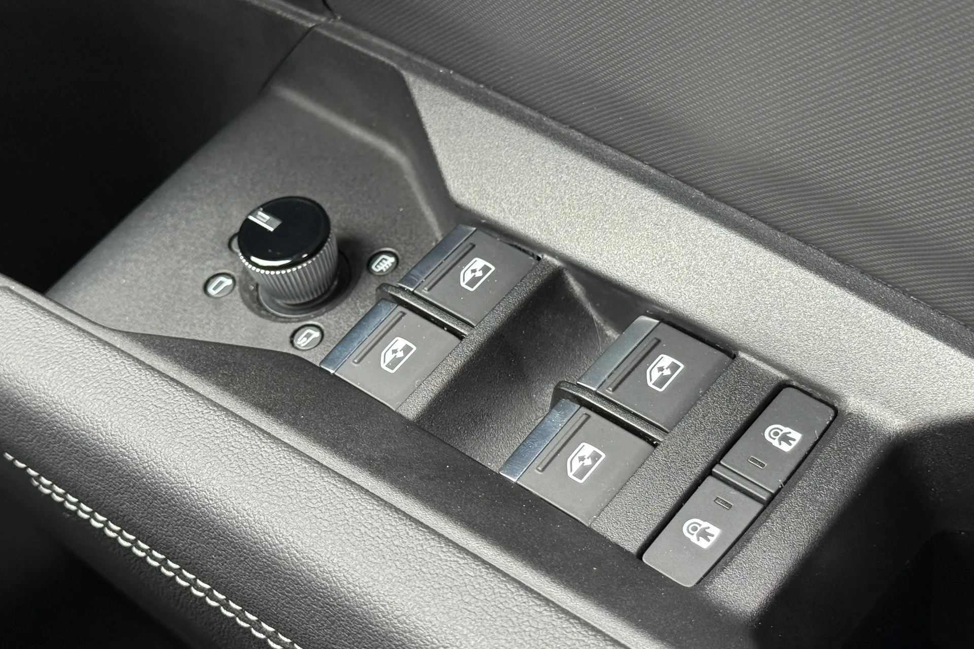 Audi Q4 thumbnail image number 19