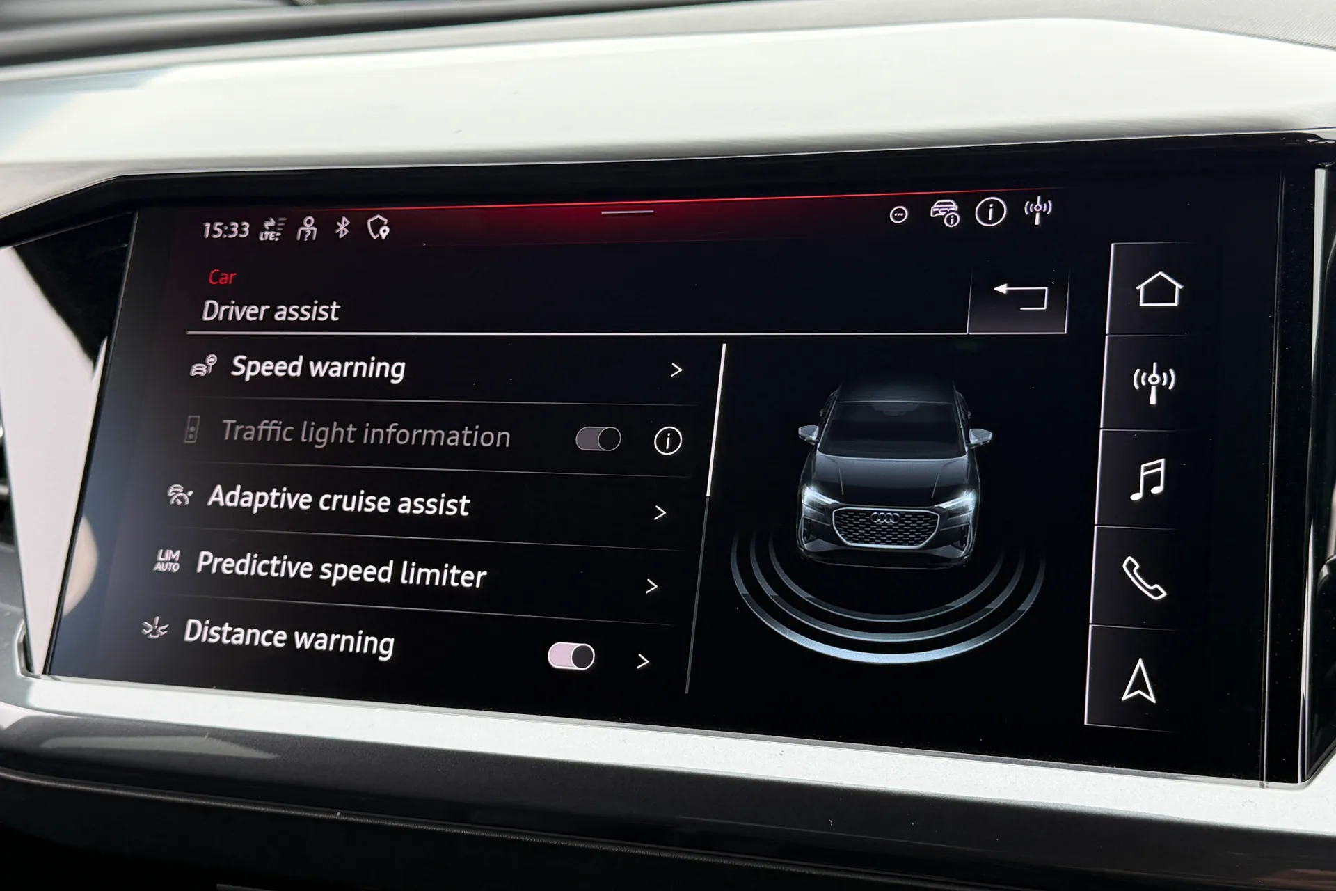 Audi Q4 thumbnail image number 9