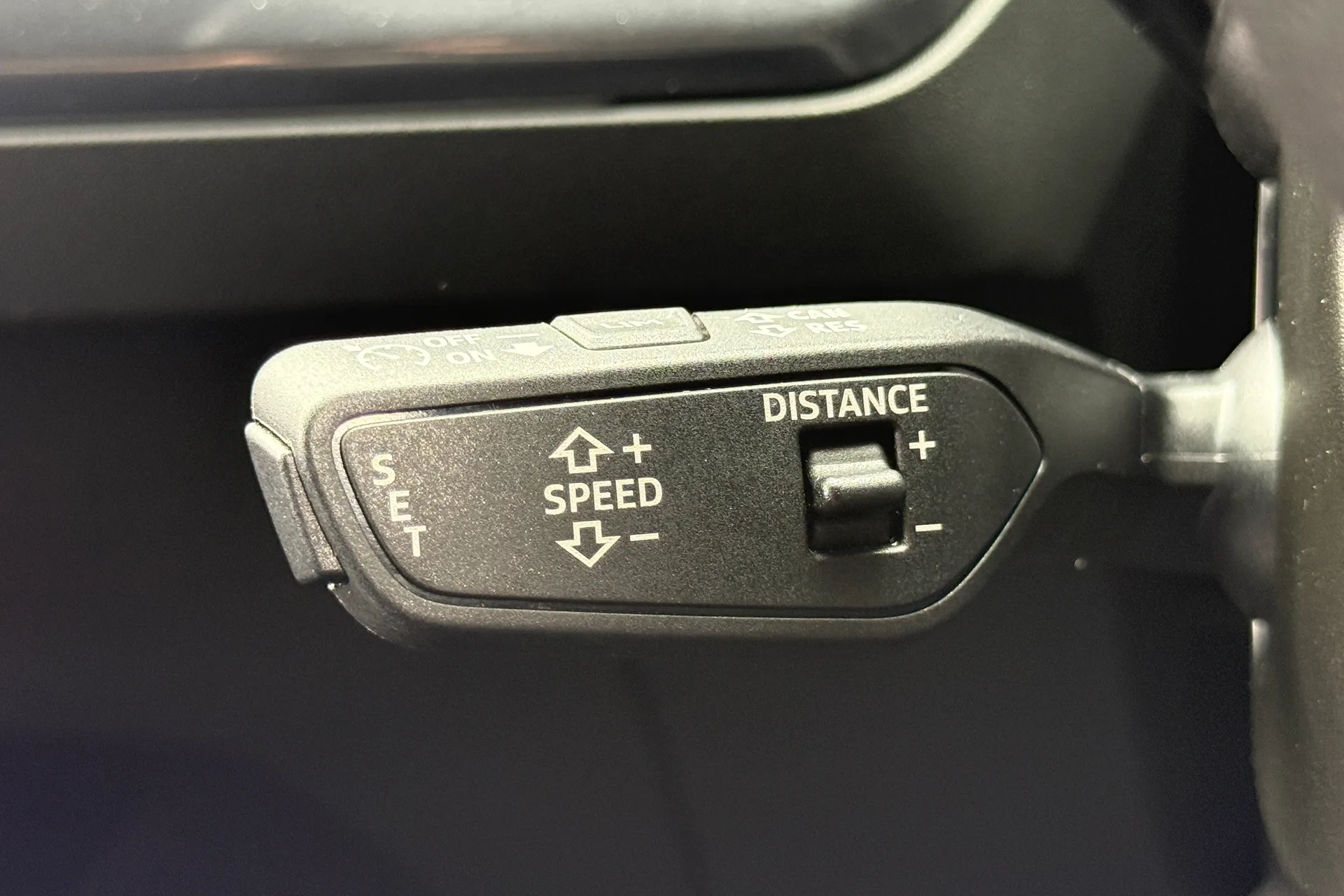 Audi Q4 thumbnail image number 17