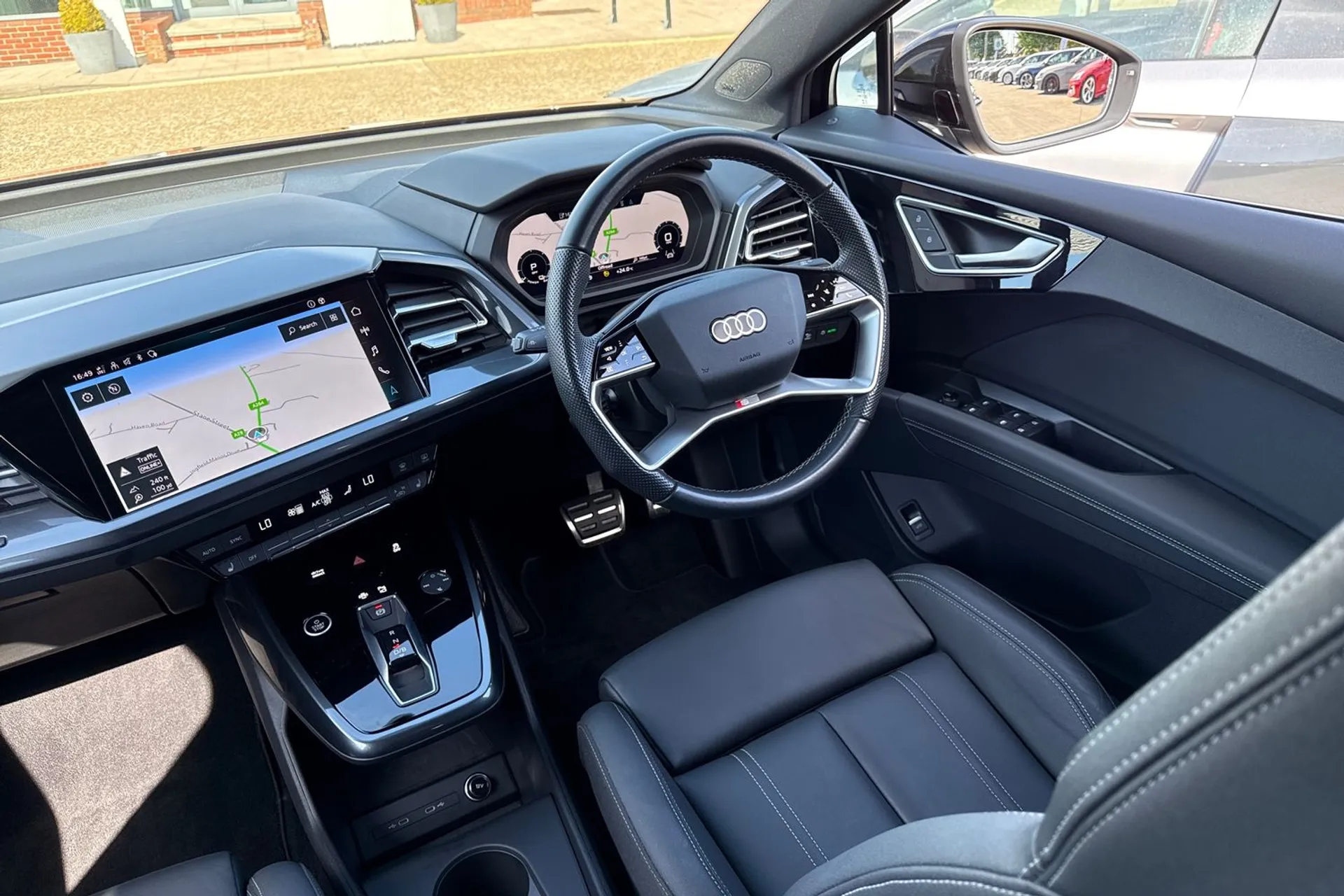 Audi Q4 thumbnail image number 38