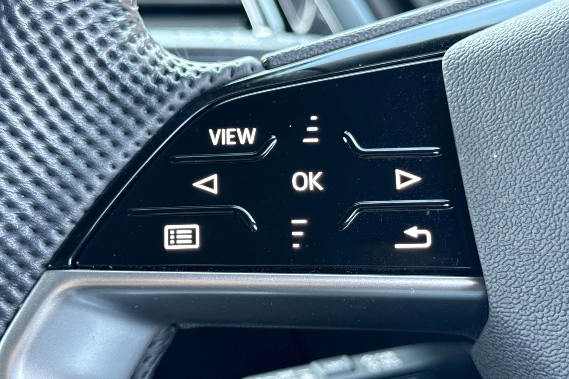 Audi Q4 thumbnail image number 21