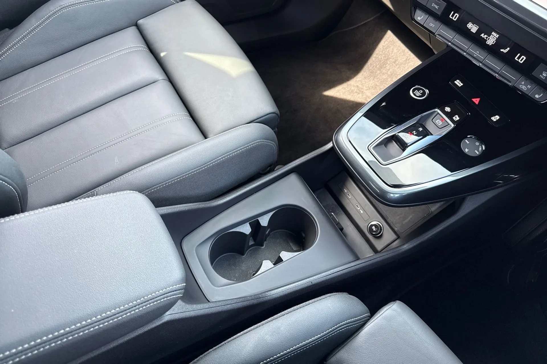 Audi Q4 thumbnail image number 36