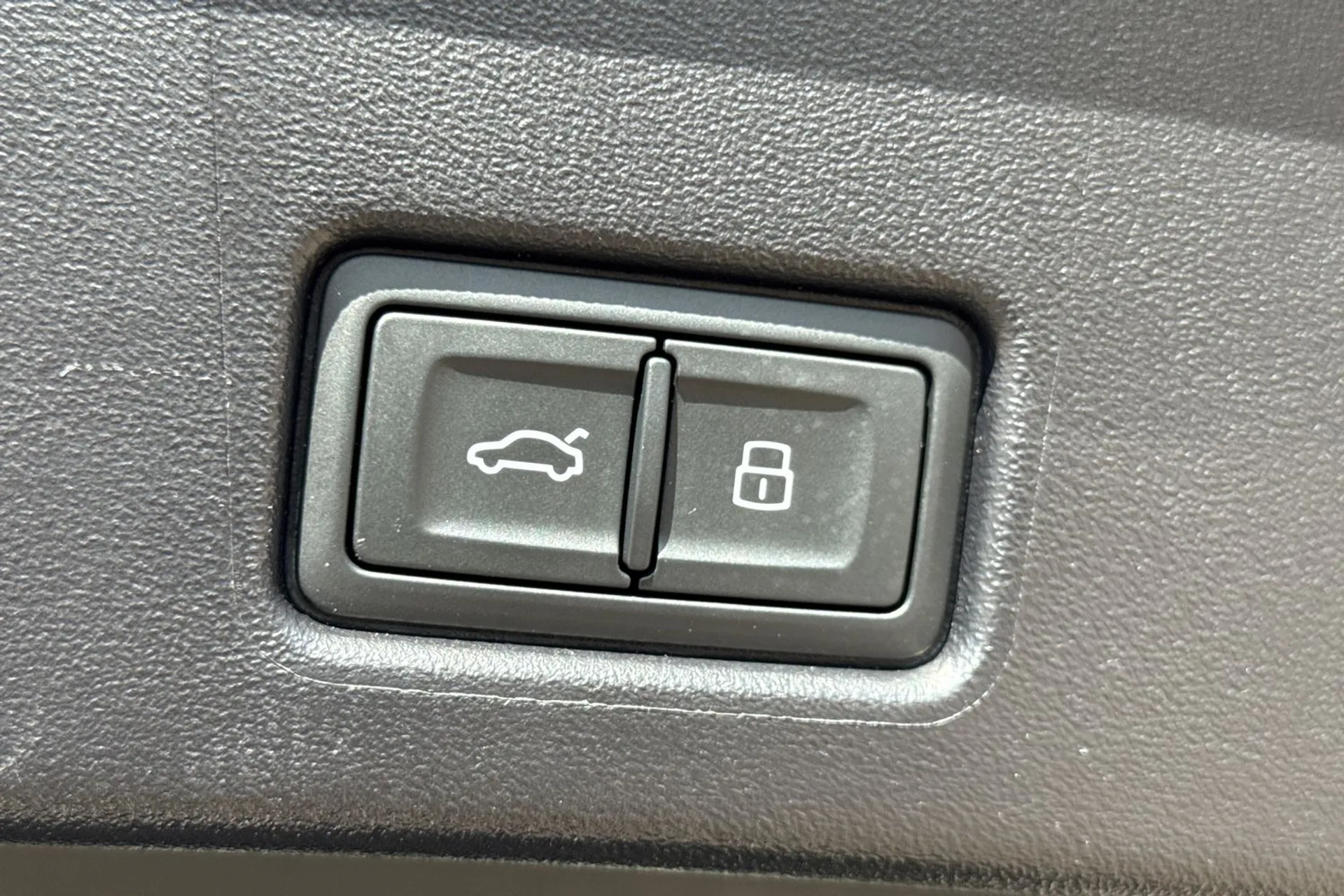Audi Q4 thumbnail image number 34