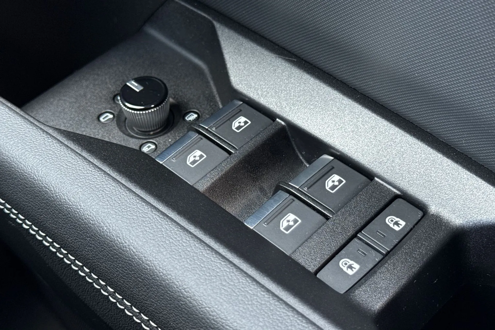Audi Q4 thumbnail image number 19
