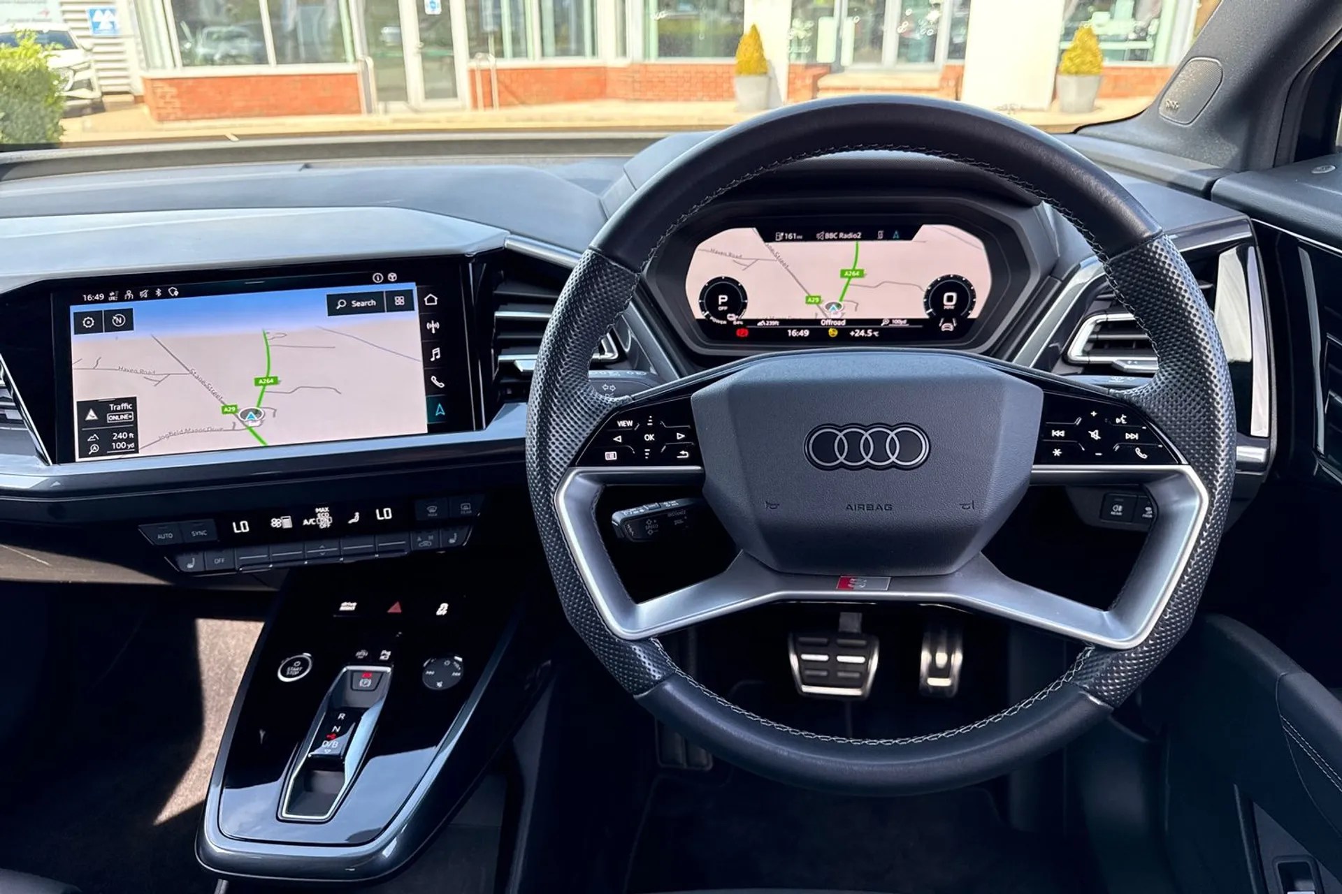 Audi Q4 thumbnail image number 37