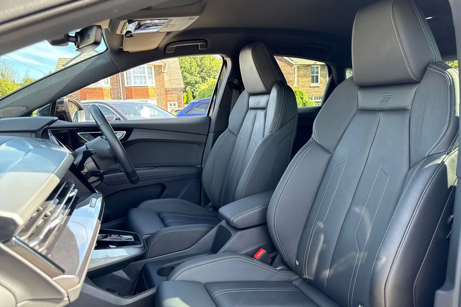 Audi Q4 thumbnail image number 30