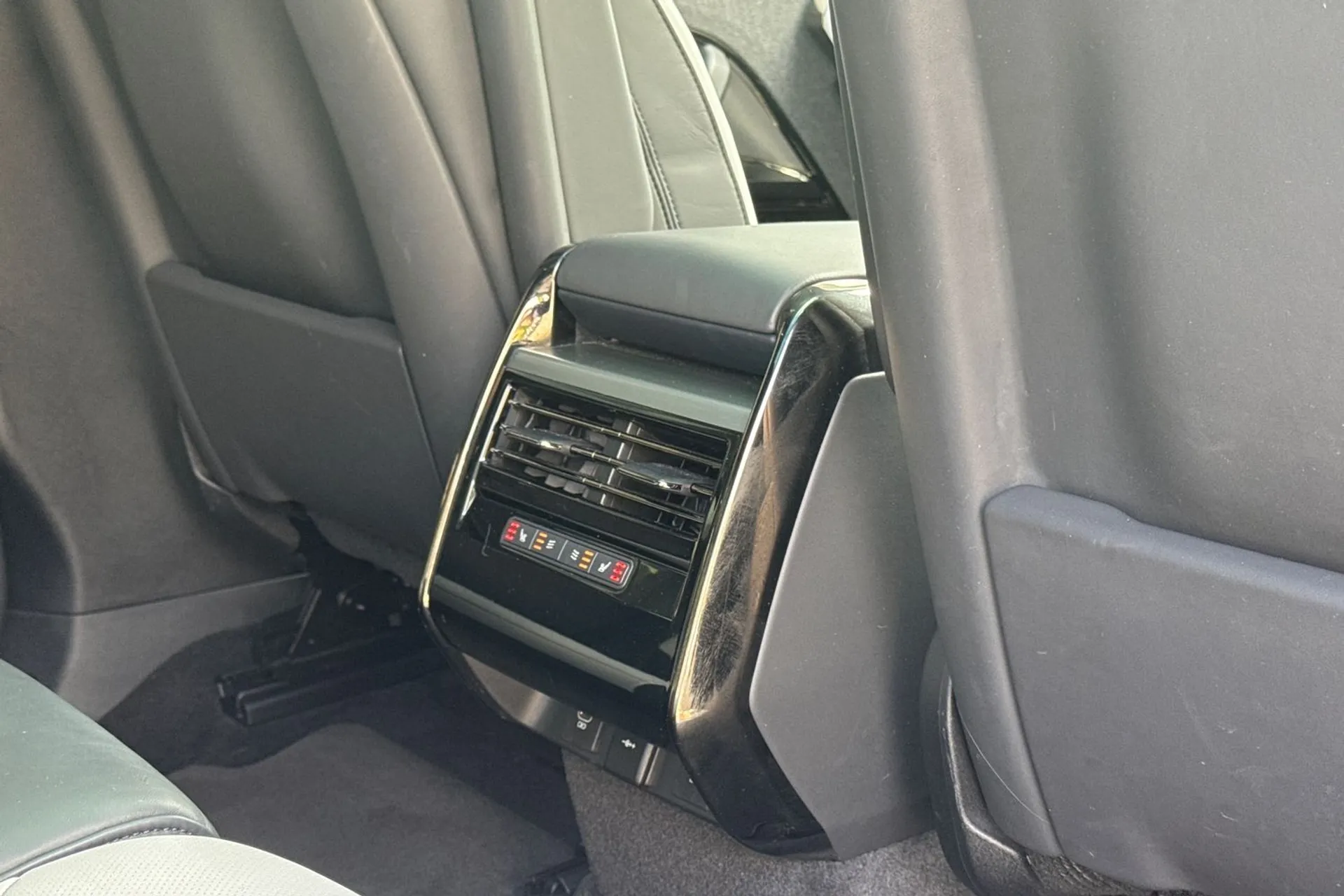 LAND ROVER RANGE ROVER SPORT thumbnail image number 40
