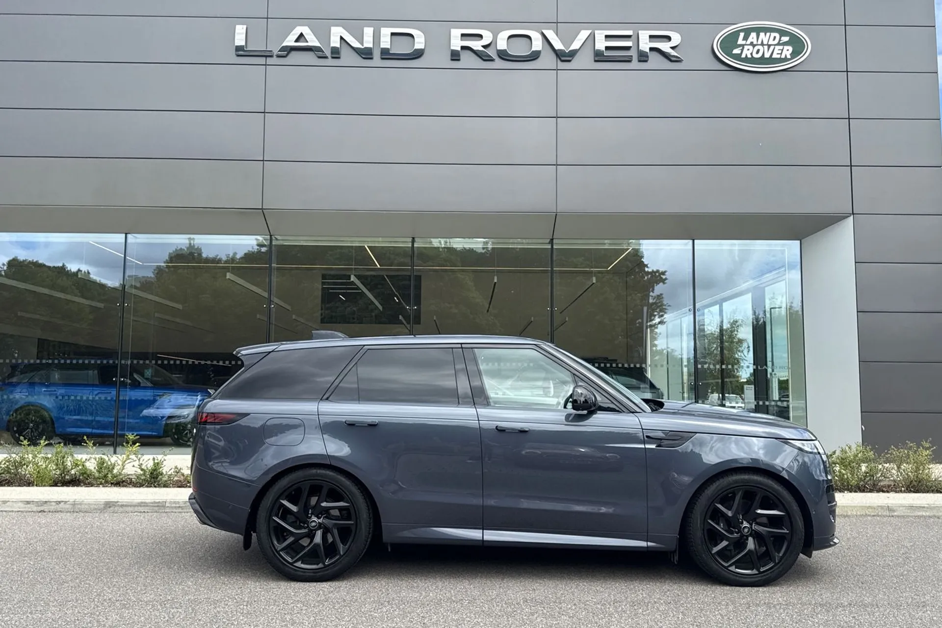 LAND ROVER RANGE ROVER SPORT thumbnail image number 2