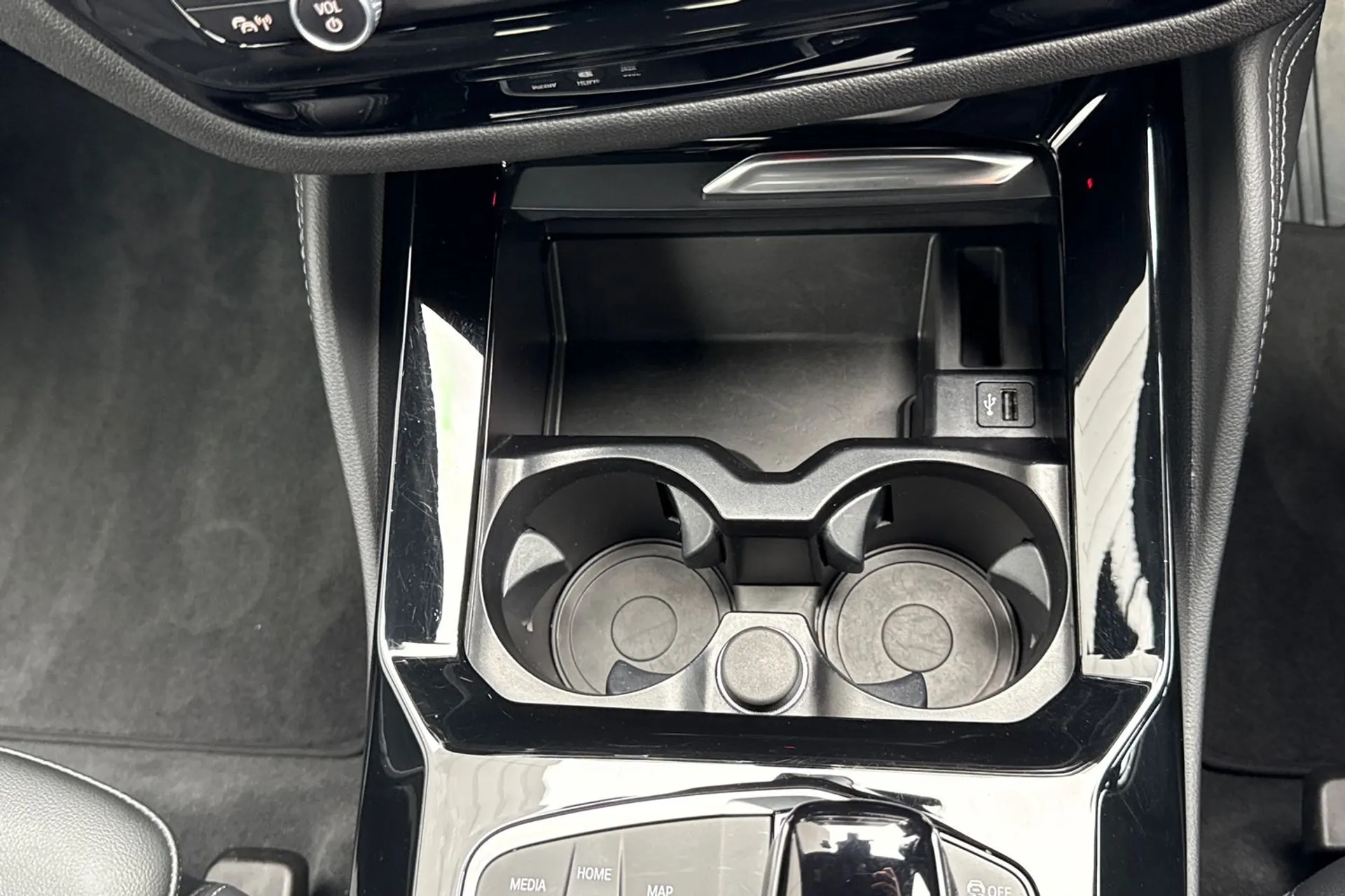 BMW X4 thumbnail image number 57