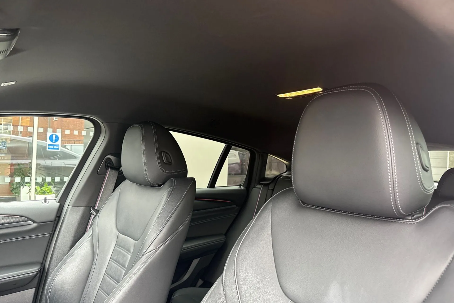 BMW X4 thumbnail image number 41