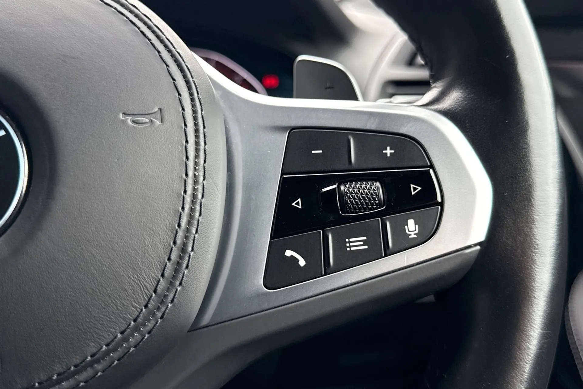 BMW X4 thumbnail image number 51