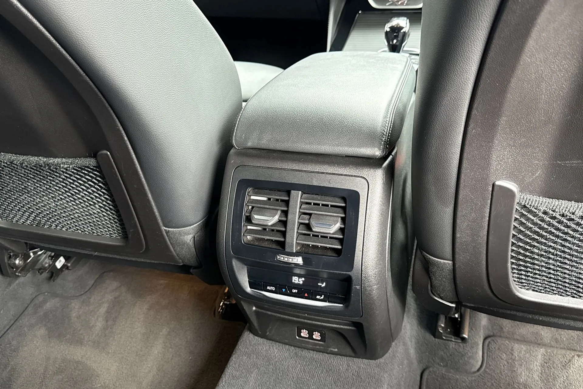 BMW X4 thumbnail image number 37