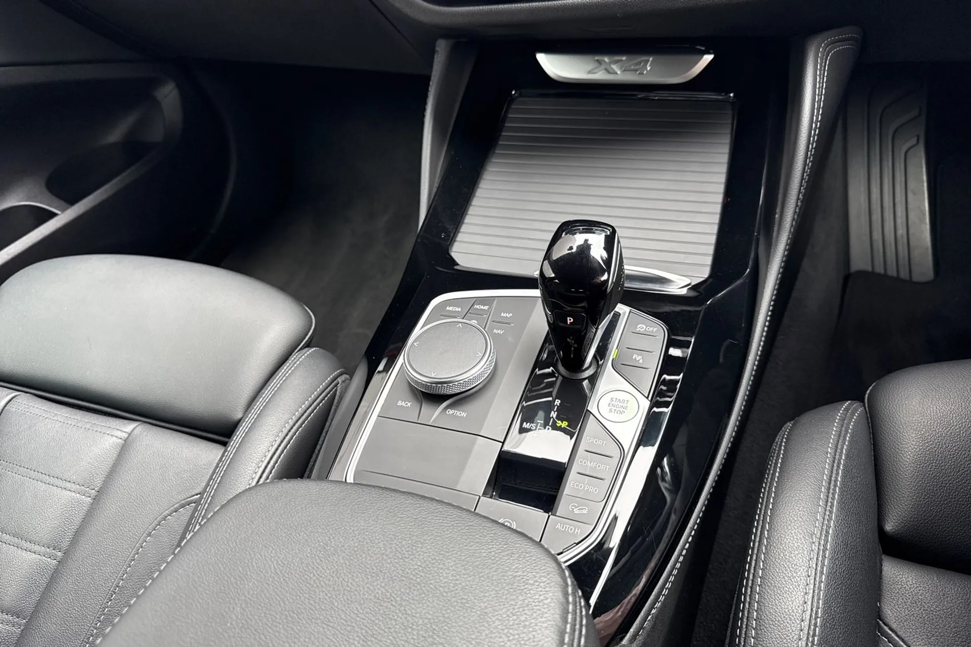 BMW X4 thumbnail image number 47