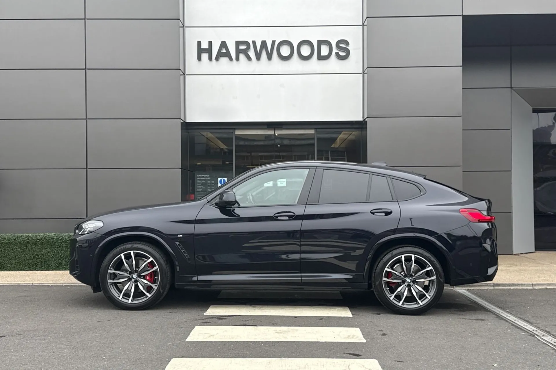 BMW X4 thumbnail image number 11