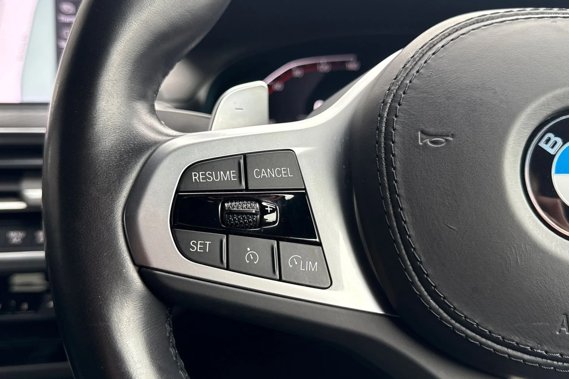 BMW X4 thumbnail image number 50