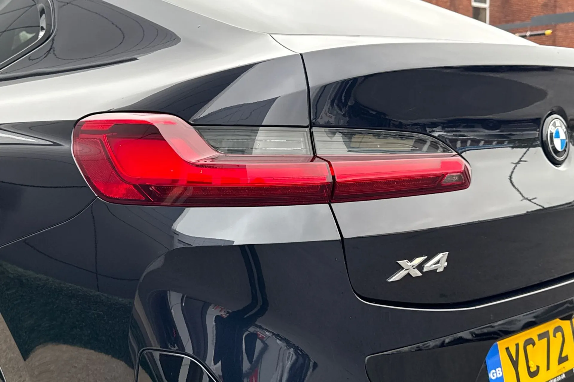 BMW X4 thumbnail image number 32