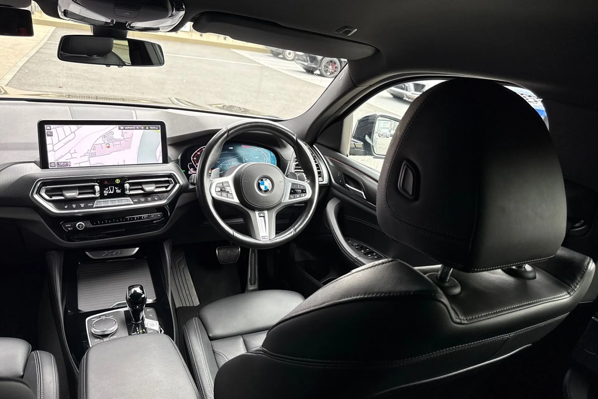 BMW X4 thumbnail image number 44
