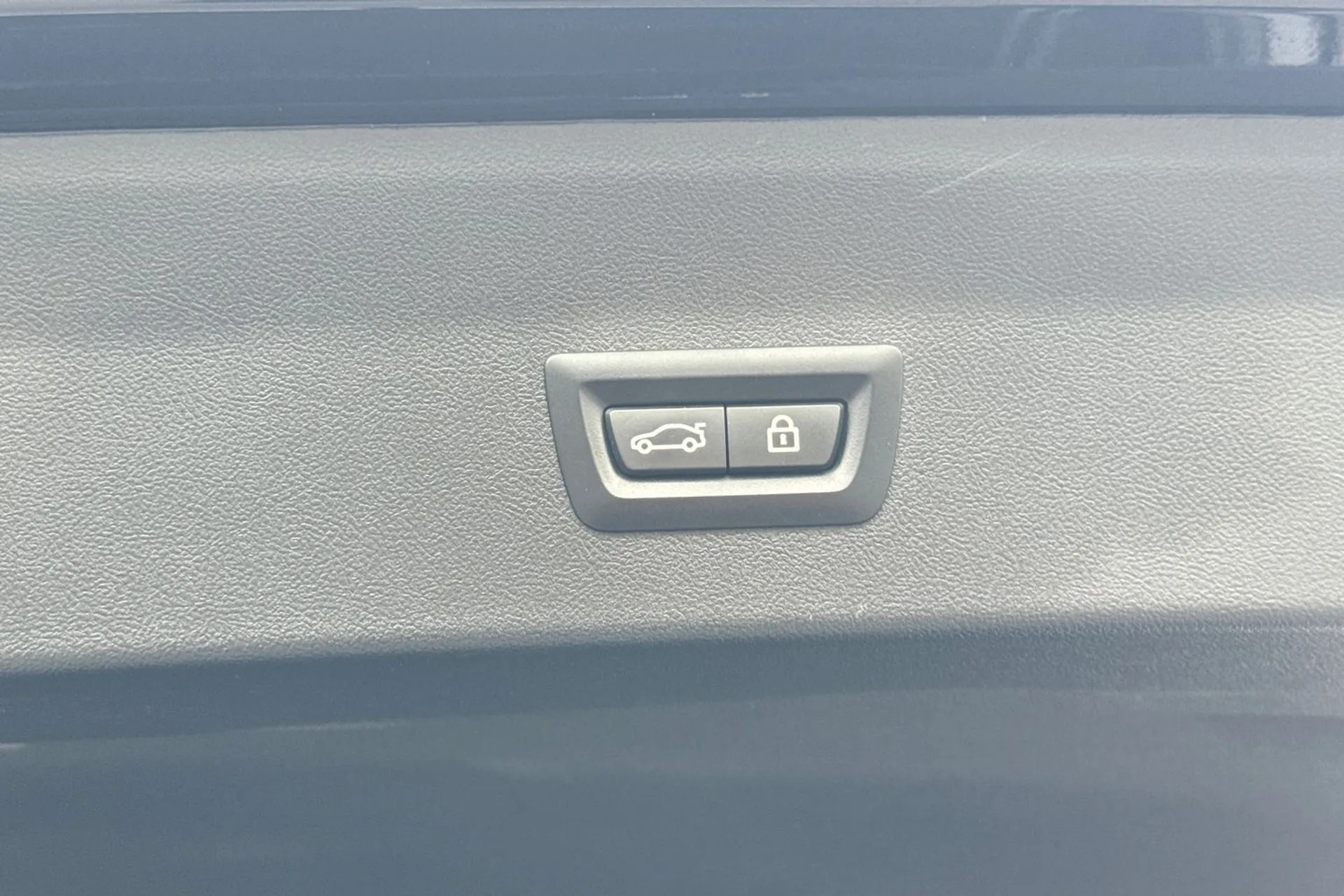 BMW X4 thumbnail image number 34