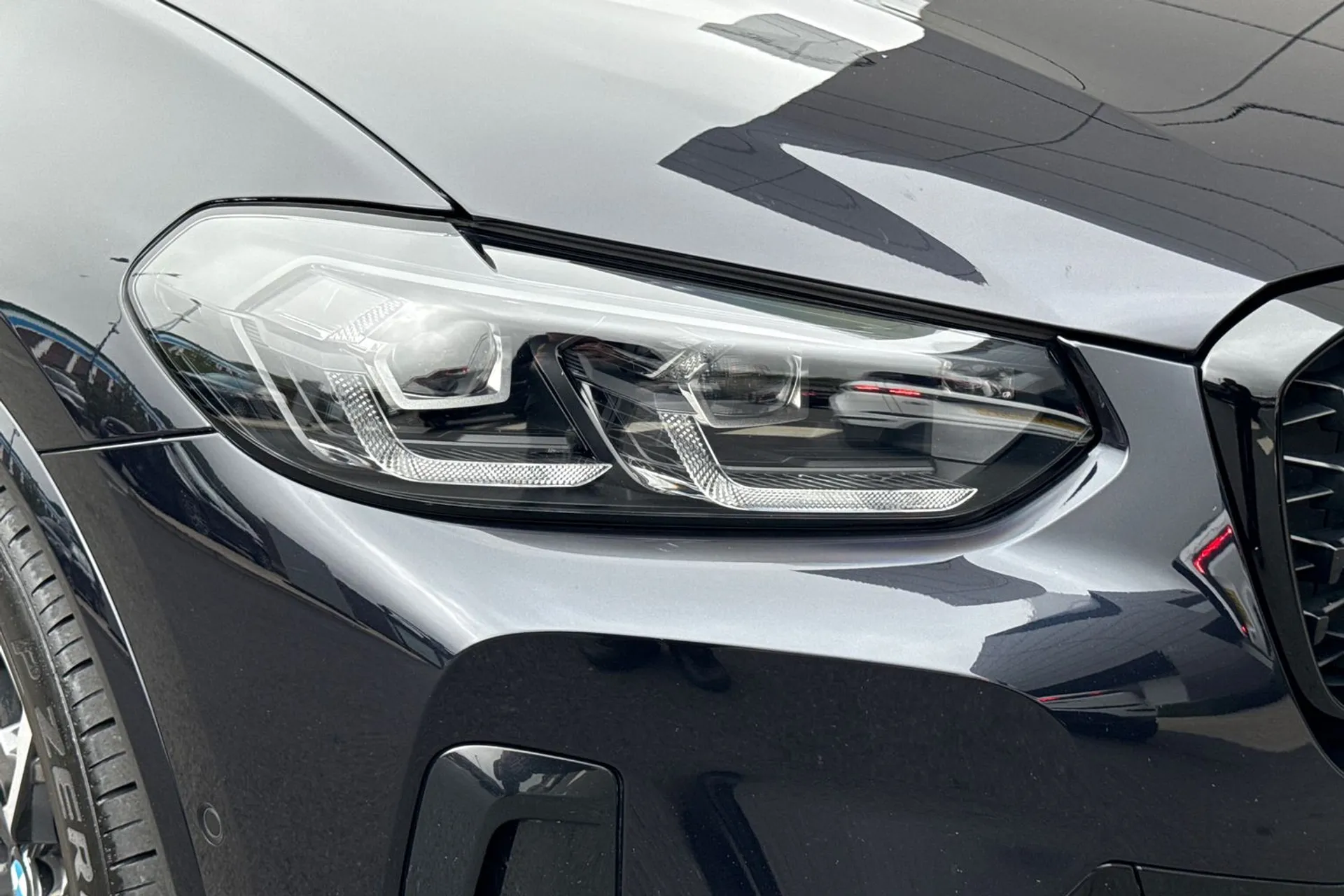 BMW X4 thumbnail image number 22