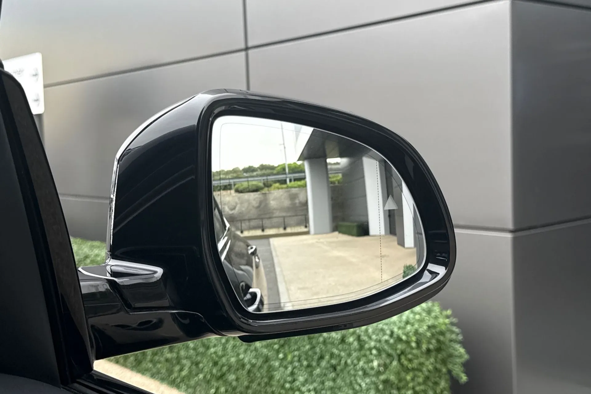 BMW X4 thumbnail image number 29