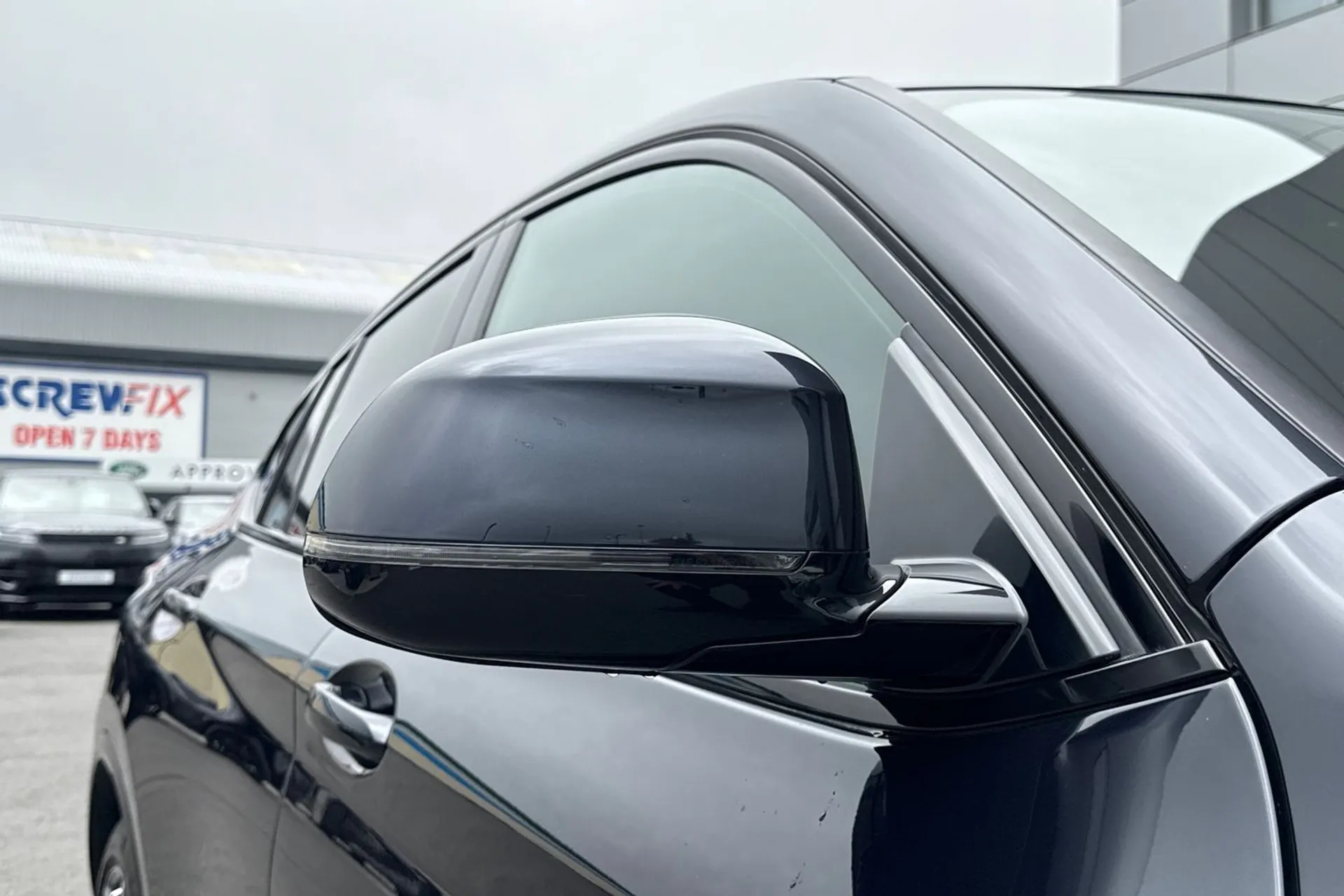 BMW X4 thumbnail image number 28