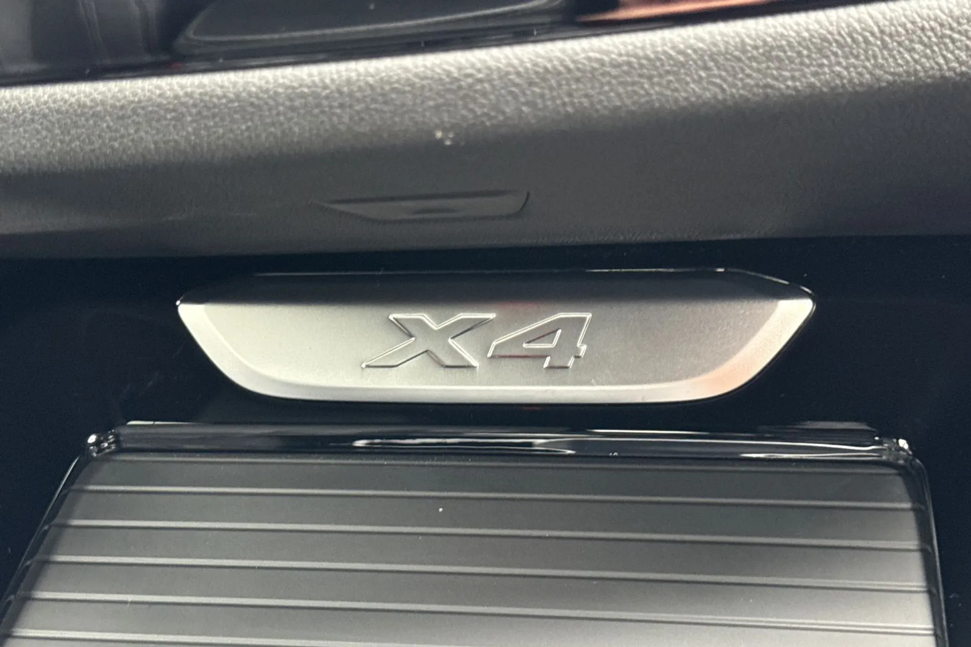 BMW X4 thumbnail image number 66
