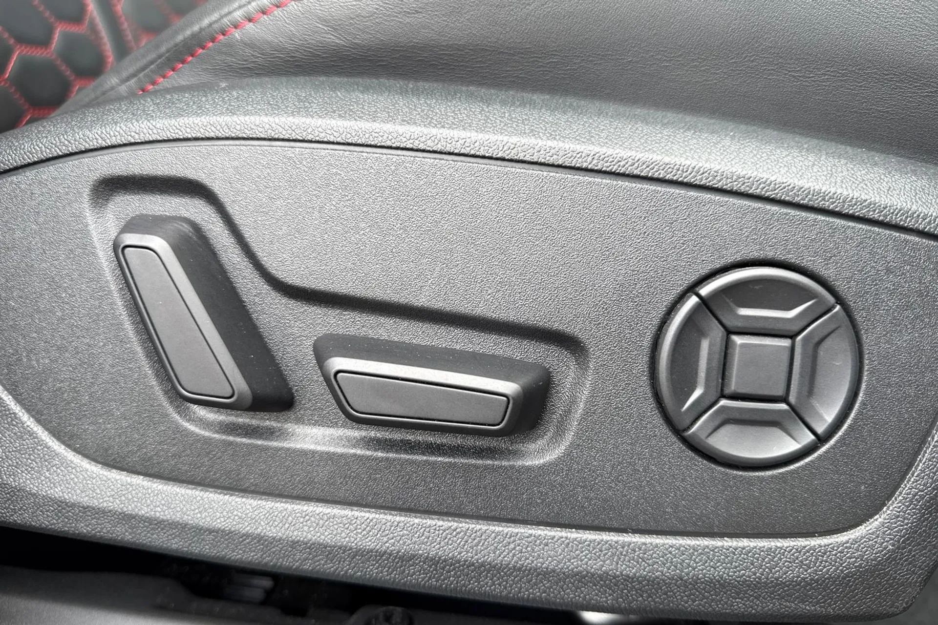 Audi RS Q3 thumbnail image number 40
