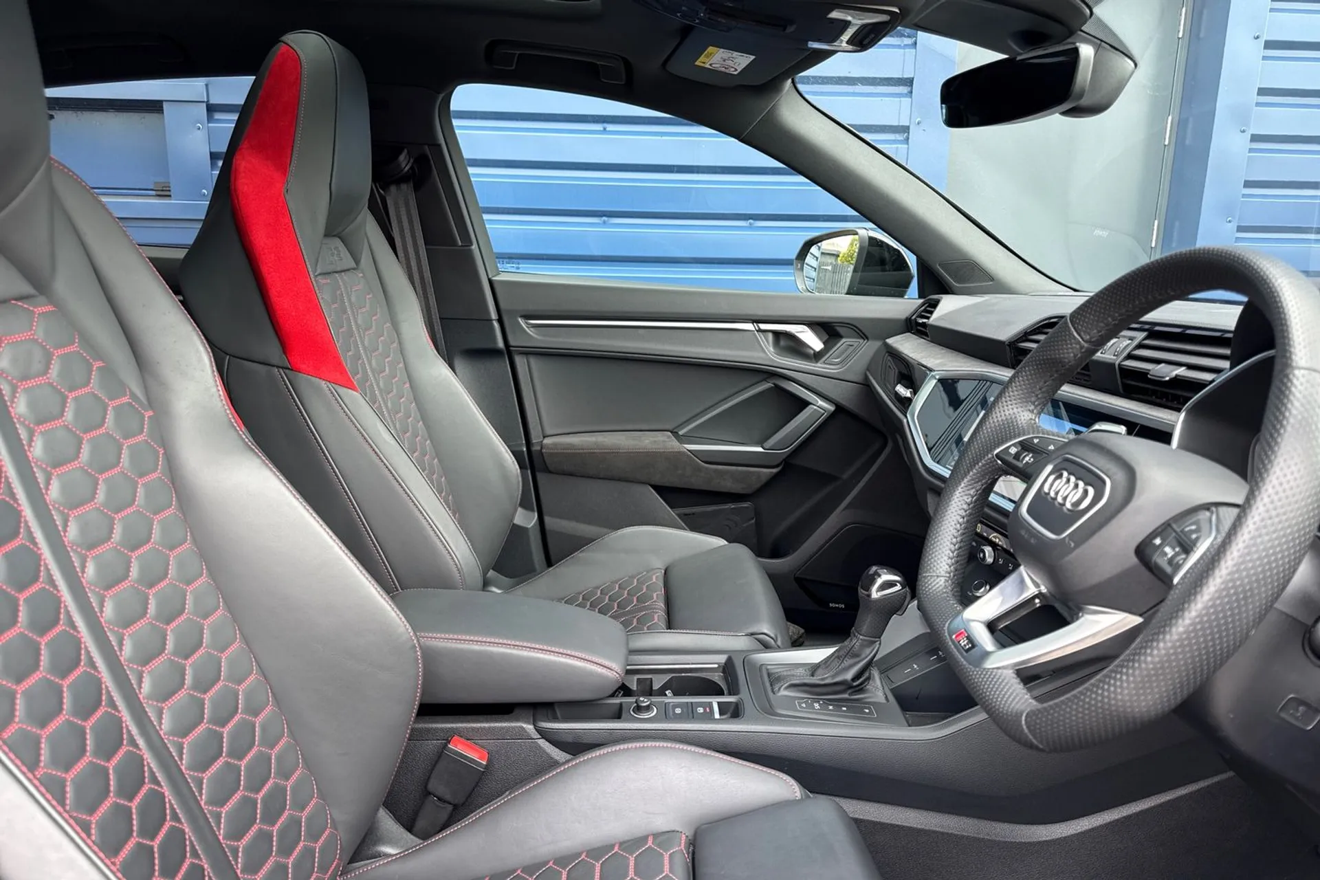 Audi RS Q3 thumbnail image number 25