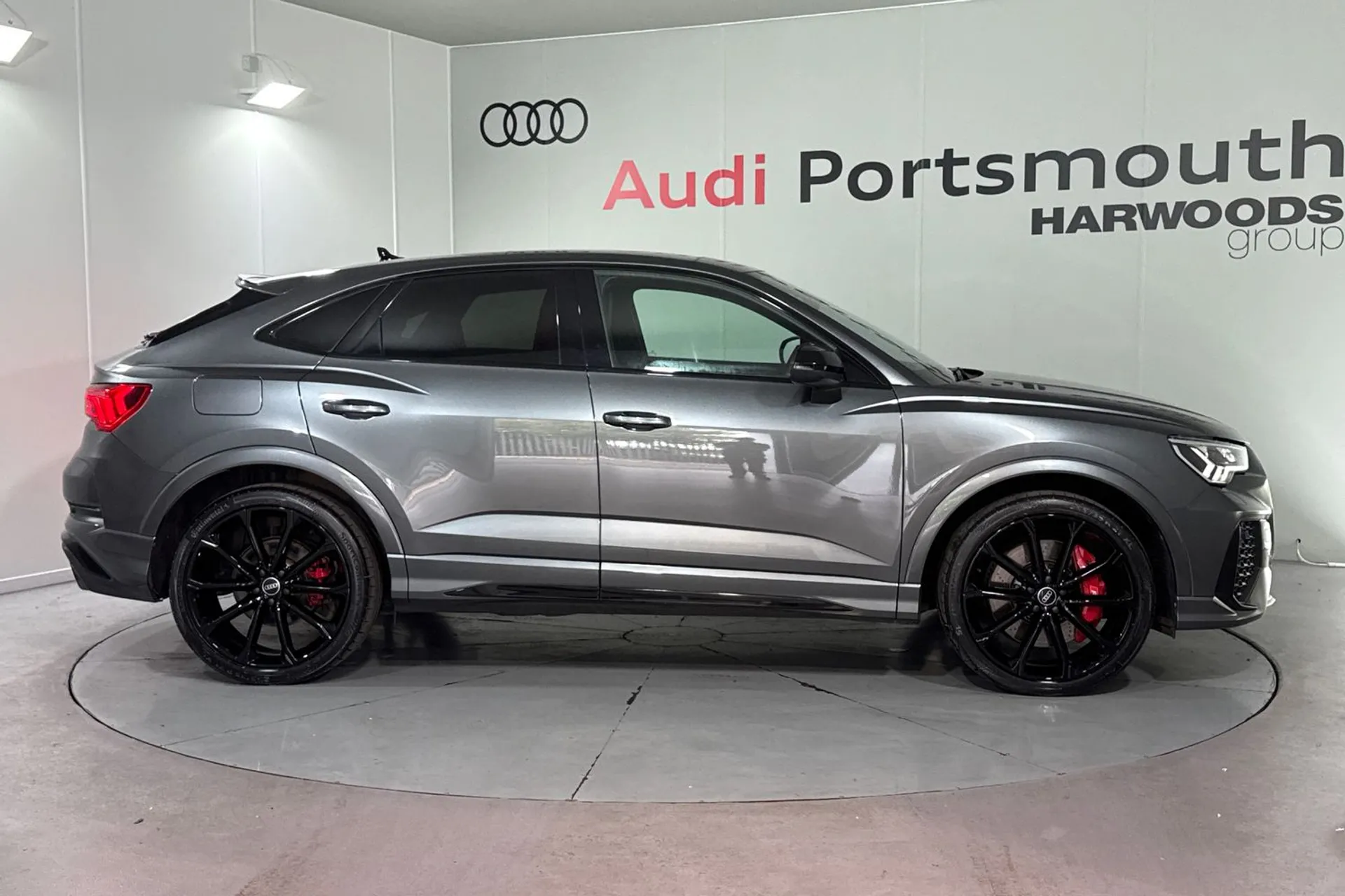 Audi RS Q3 thumbnail image number 2