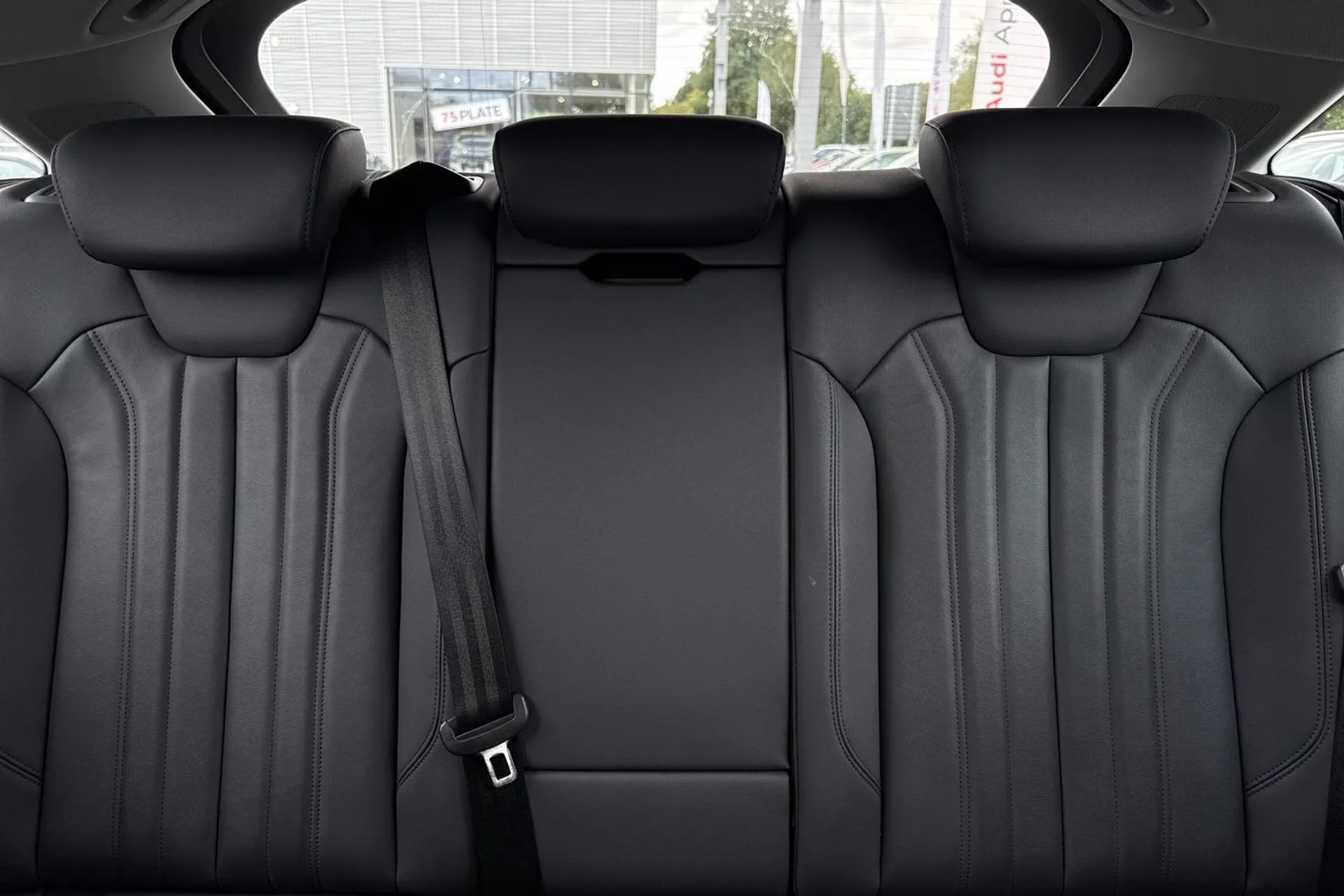 Audi Q5 thumbnail image number 36