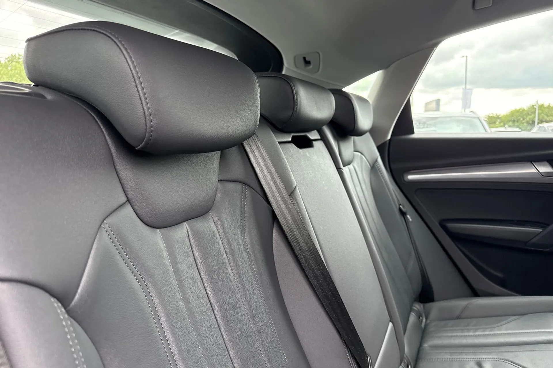 Audi Q5 thumbnail image number 21