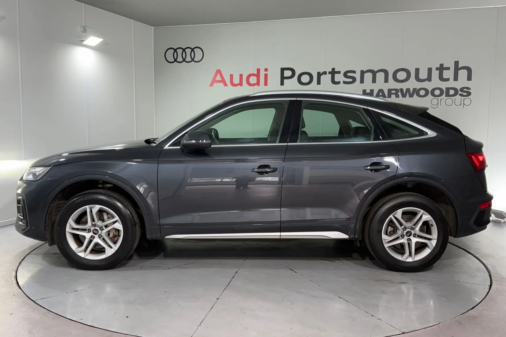 Audi Q5 thumbnail image number 11