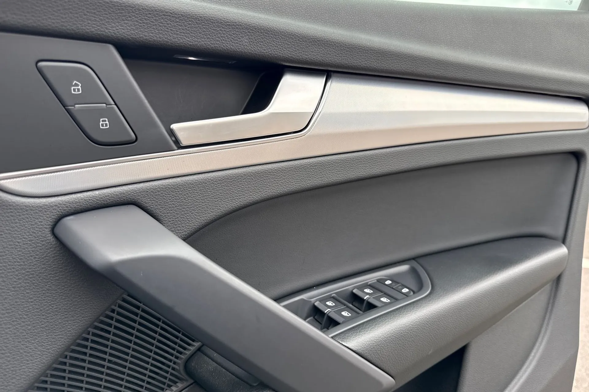 Audi Q5 thumbnail image number 46