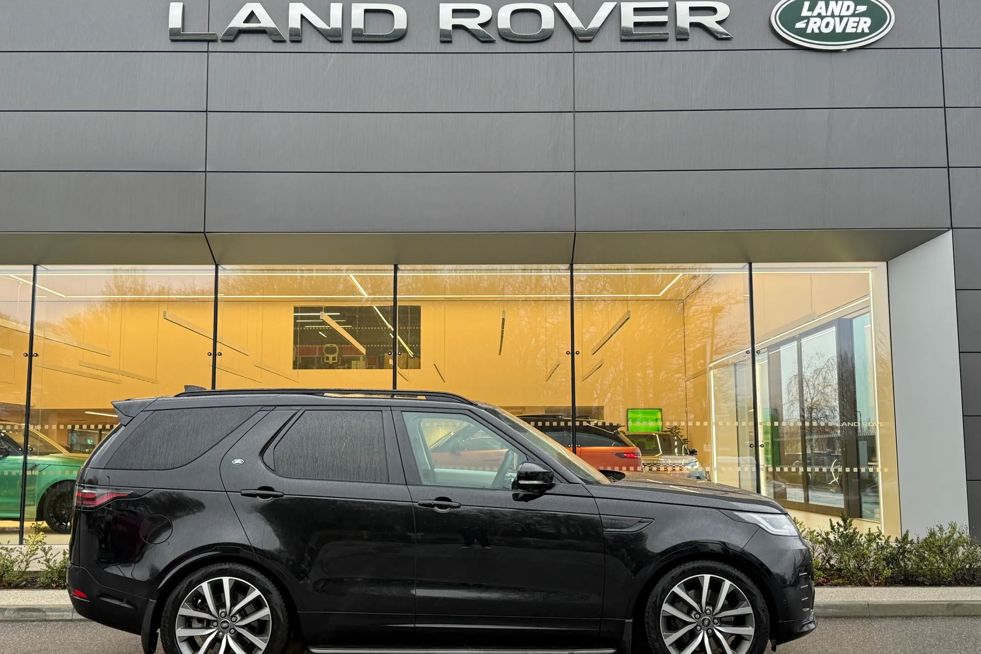 LAND ROVER DISCOVERY thumbnail image number 2