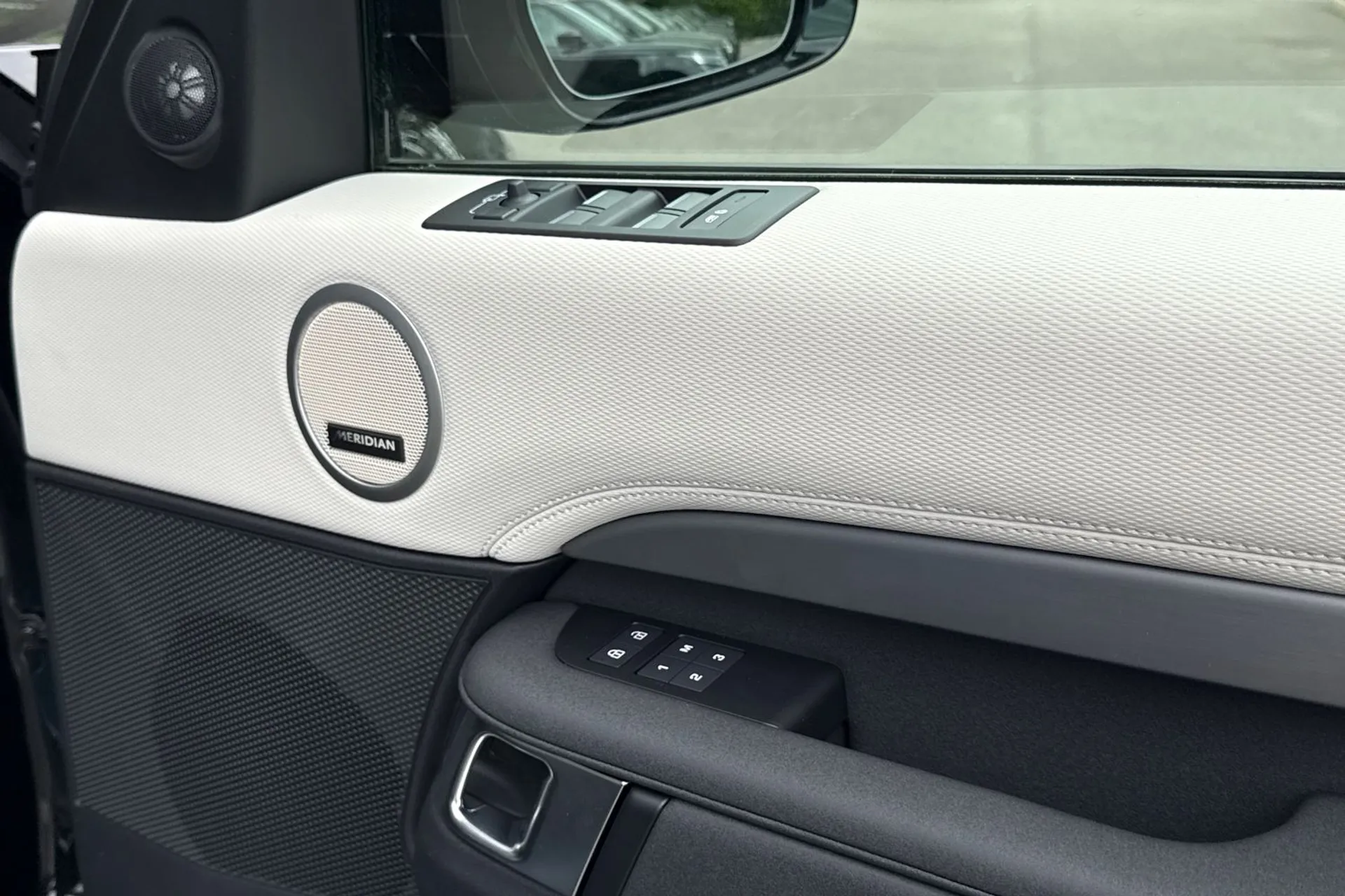 LAND ROVER DISCOVERY thumbnail image number 53