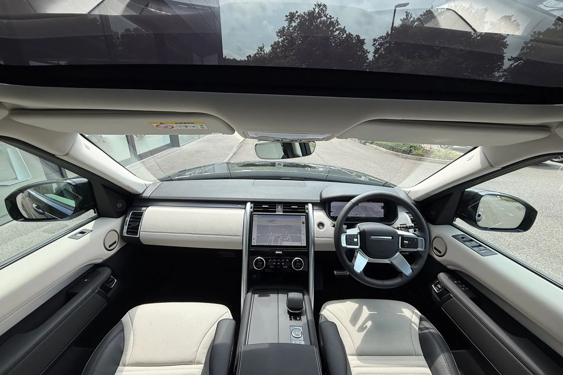 LAND ROVER DISCOVERY thumbnail image number 3