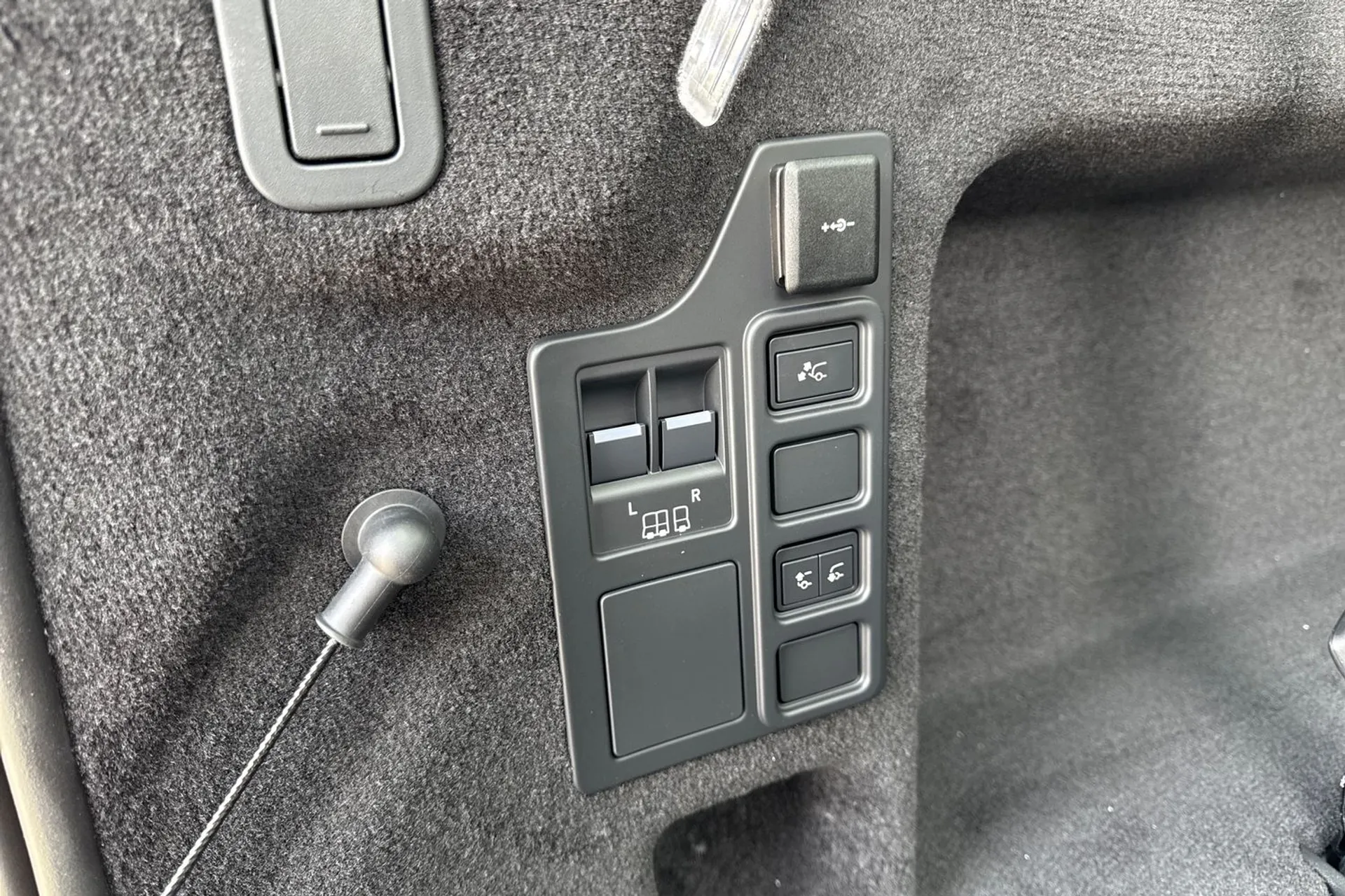 LAND ROVER DISCOVERY thumbnail image number 40