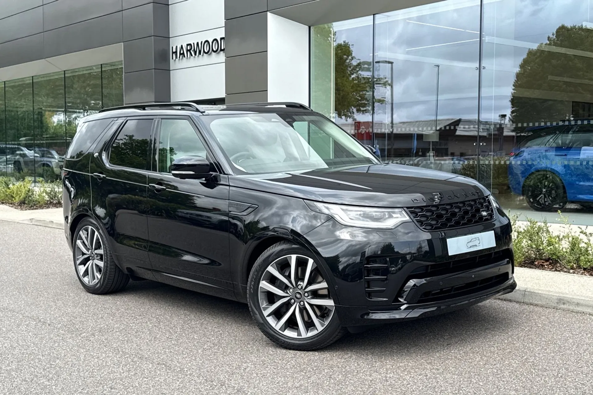LAND ROVER DISCOVERY focused image