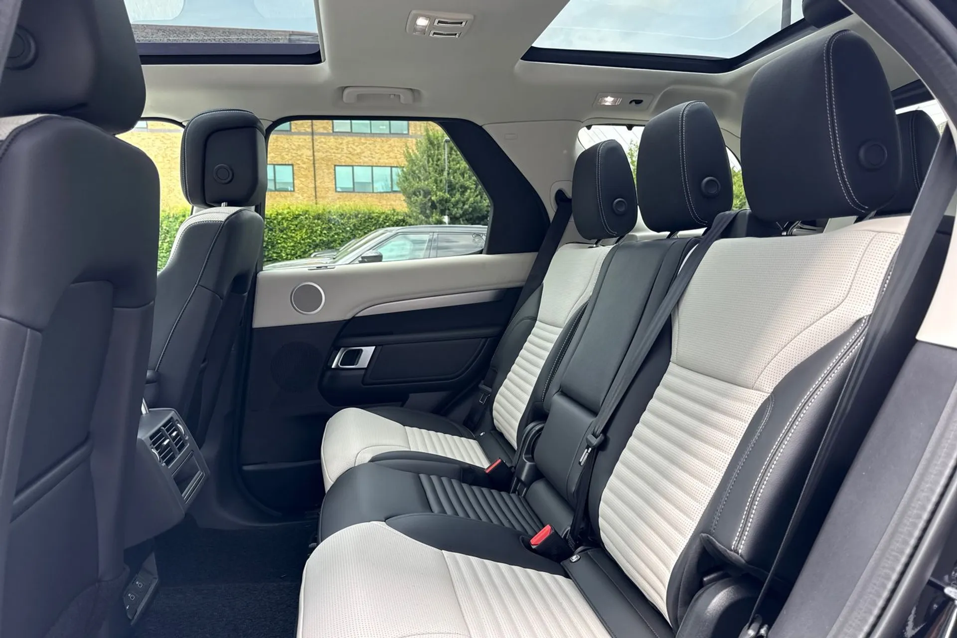 LAND ROVER DISCOVERY thumbnail image number 47