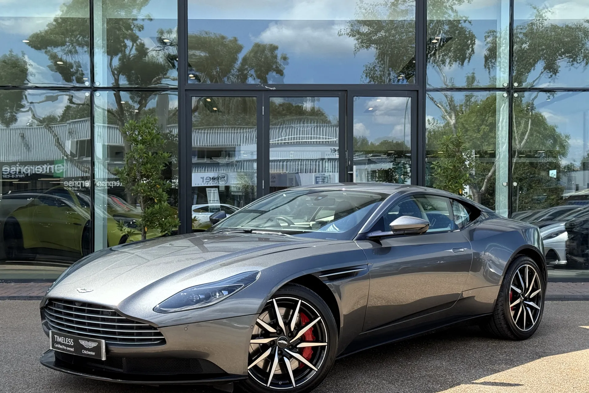 Aston Martin DB11 thumbnail image number 7