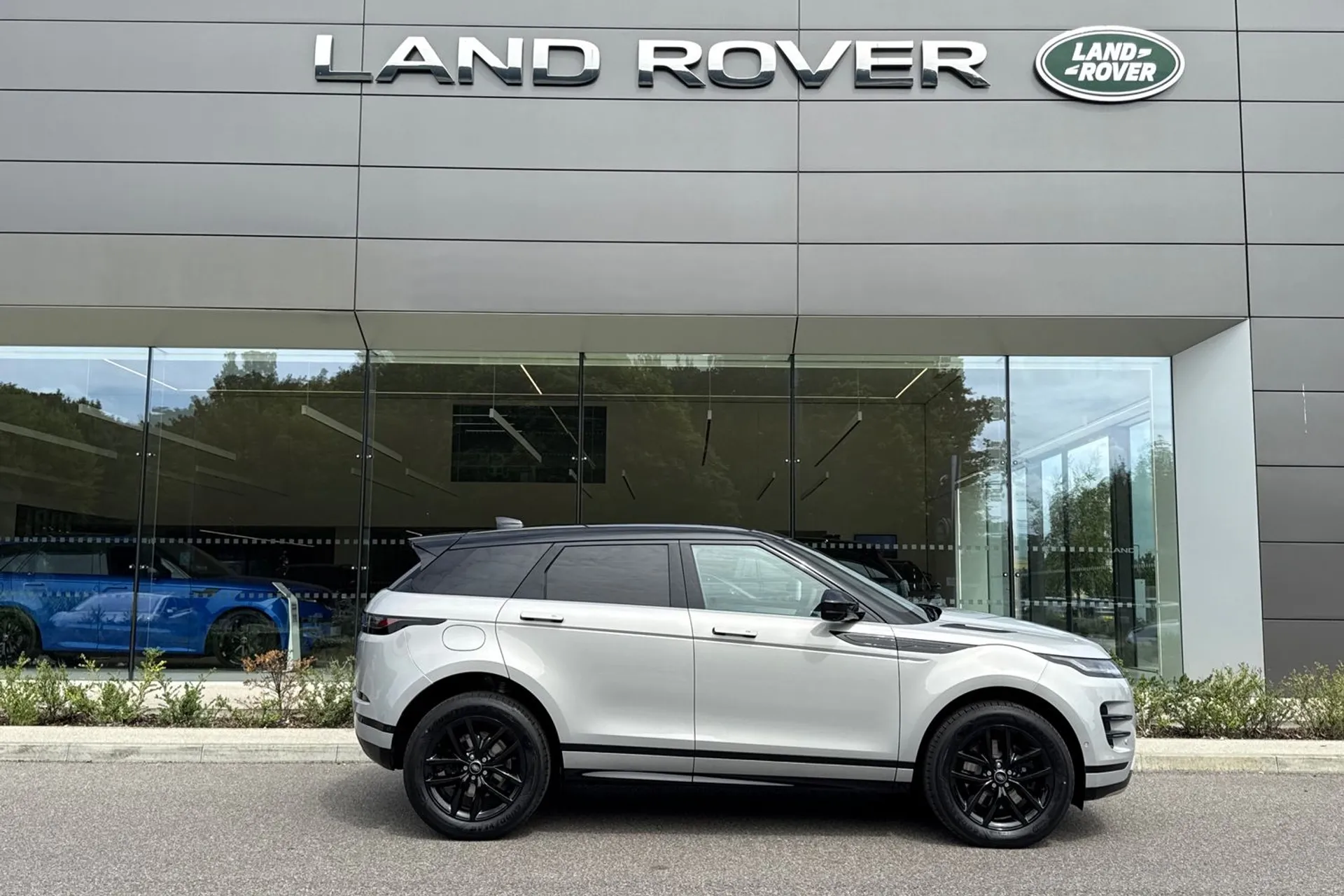 LAND ROVER RANGE ROVER EVOQUE thumbnail image number 2