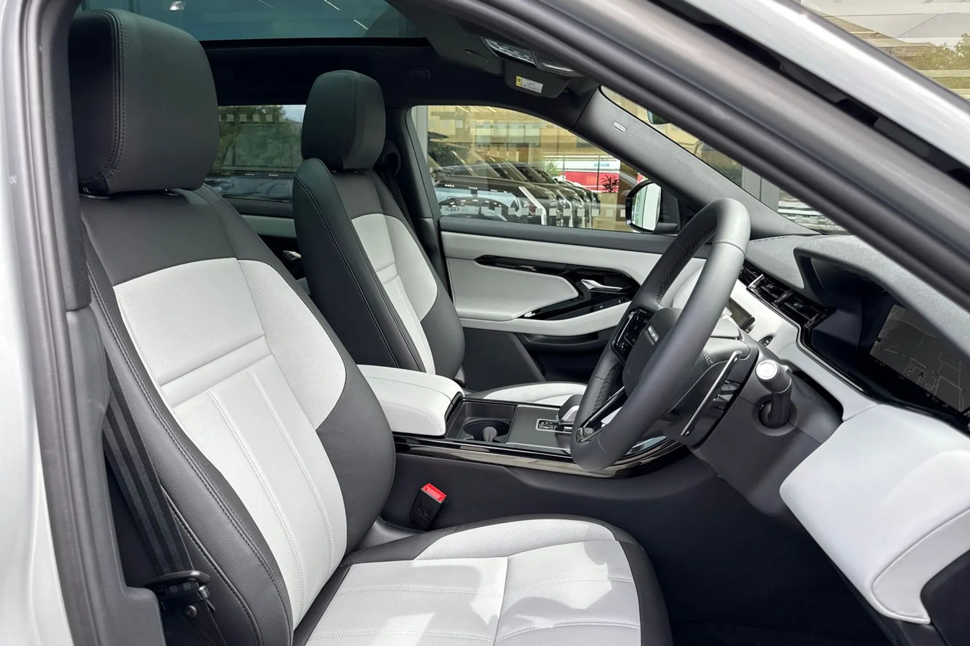 LAND ROVER RANGE ROVER EVOQUE thumbnail image number 42