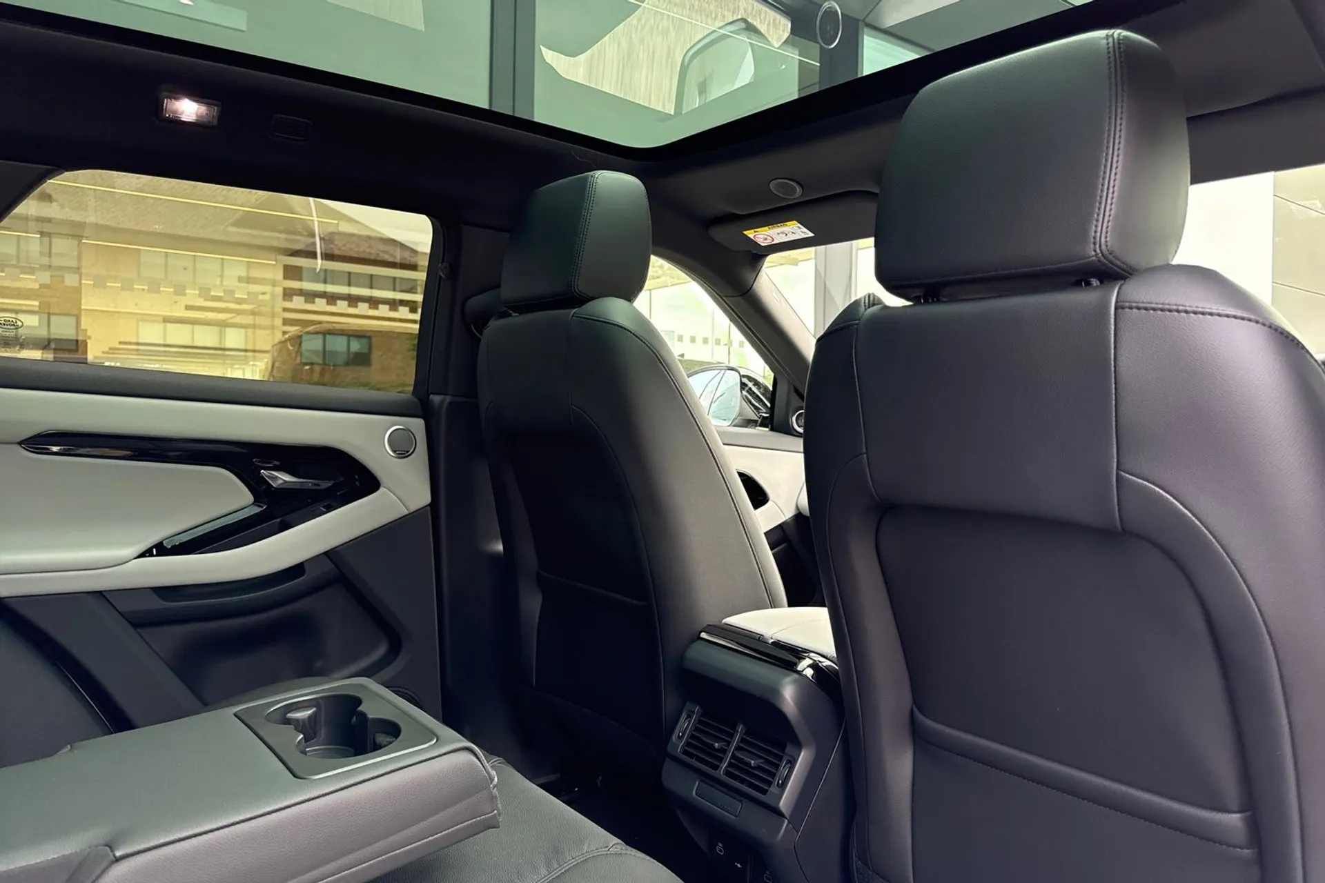 LAND ROVER RANGE ROVER EVOQUE thumbnail image number 37