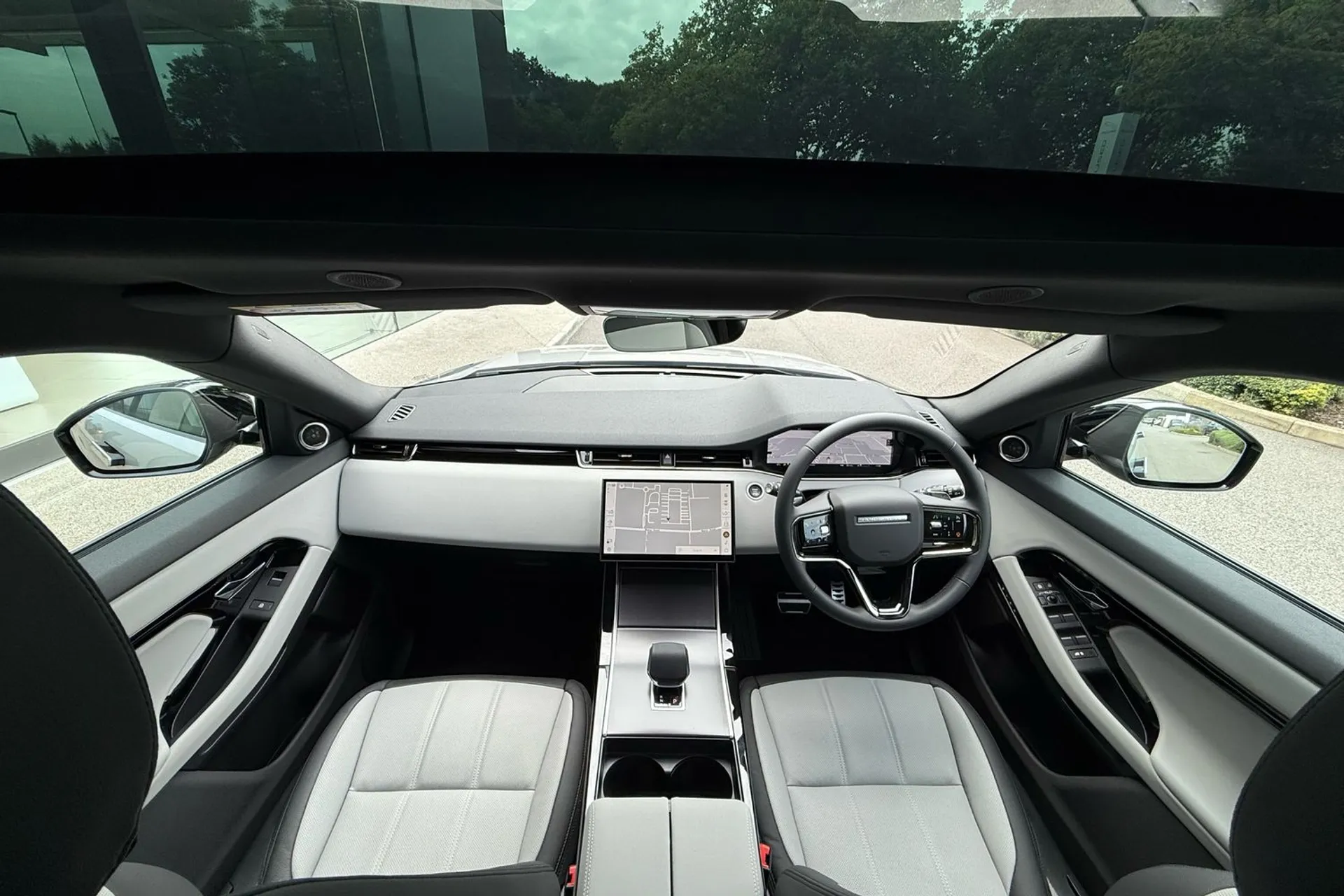 LAND ROVER RANGE ROVER EVOQUE thumbnail image number 3