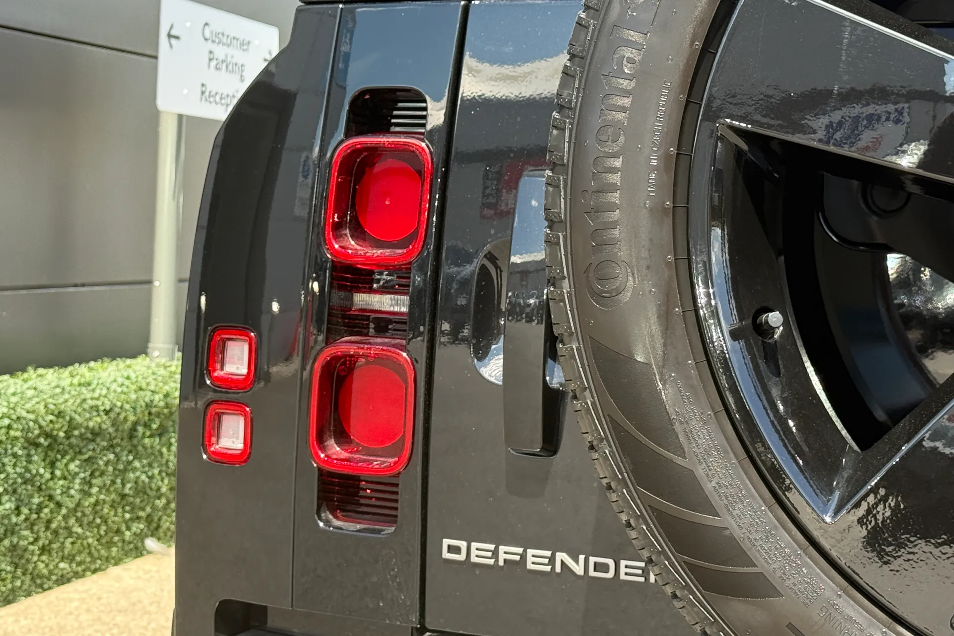 LAND ROVER Defender 90 thumbnail image number 25