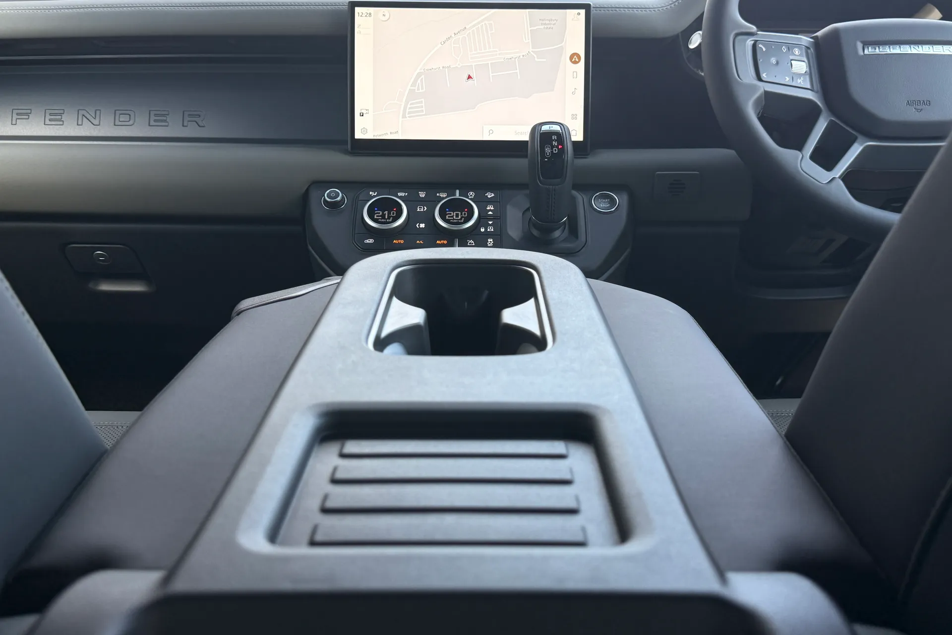 LAND ROVER Defender 90 thumbnail image number 45