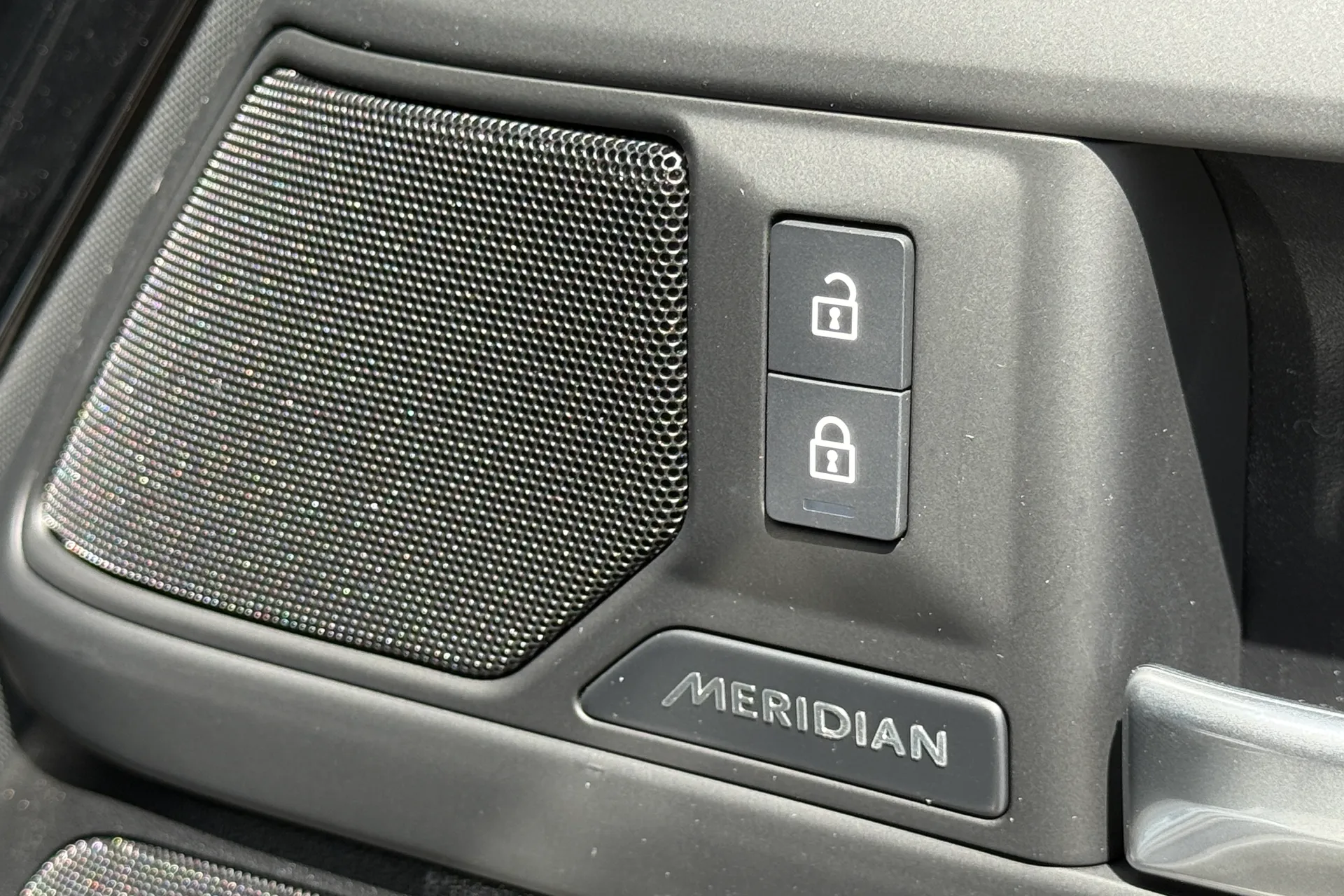 LAND ROVER Defender 90 thumbnail image number 49