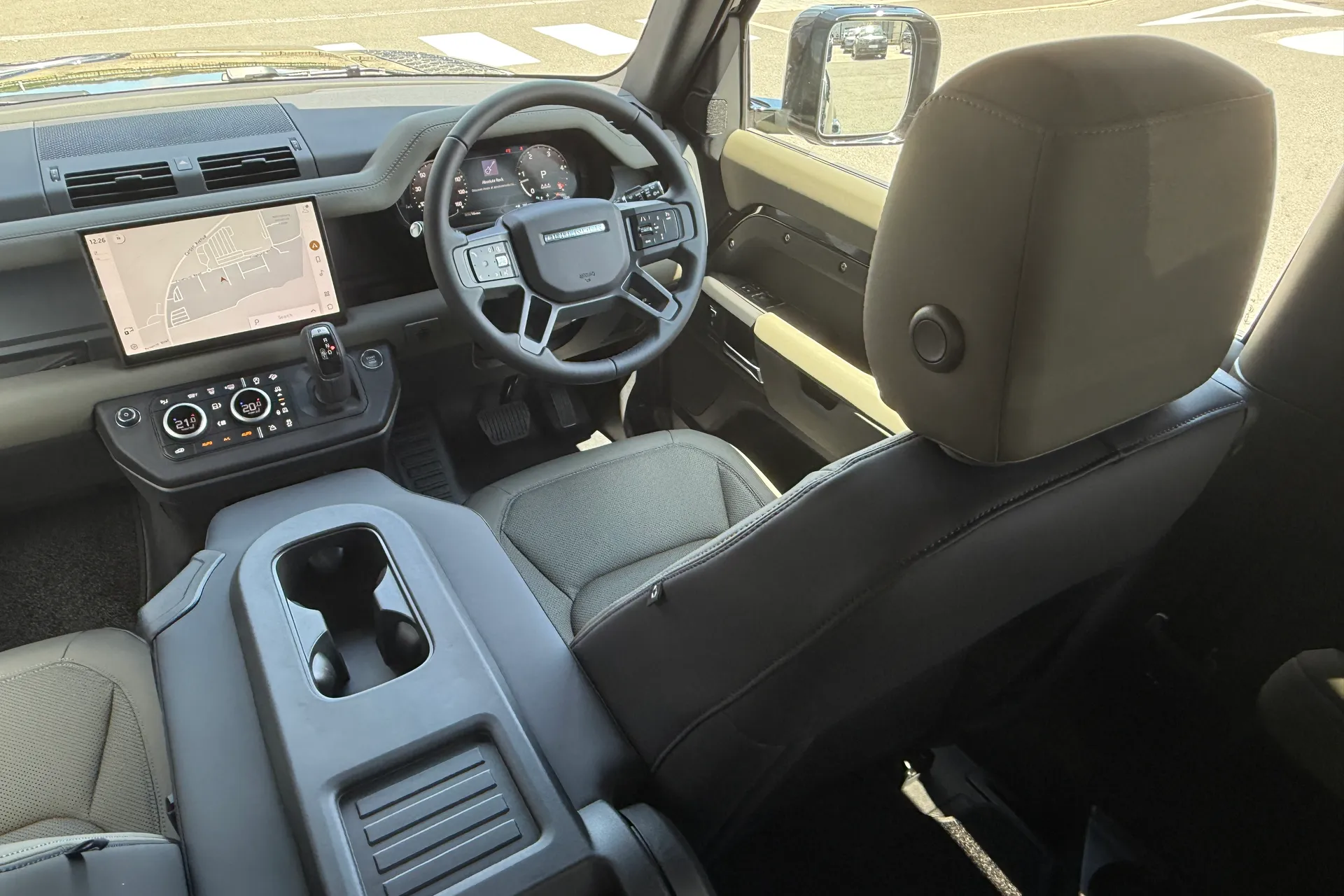 LAND ROVER Defender 90 thumbnail image number 43