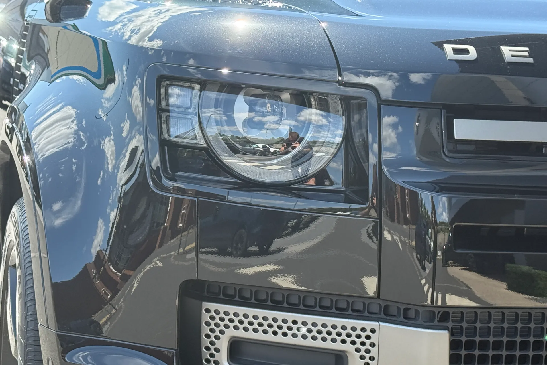 LAND ROVER Defender 90 thumbnail image number 24