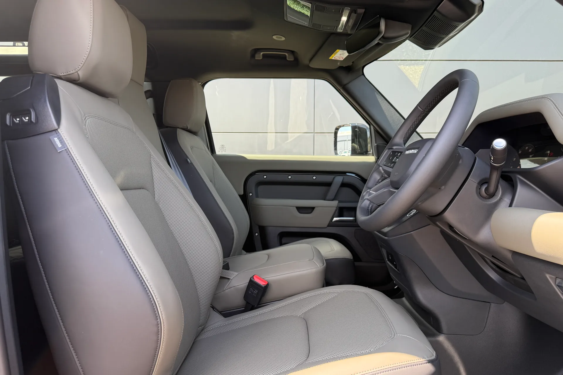 LAND ROVER Defender 90 thumbnail image number 18